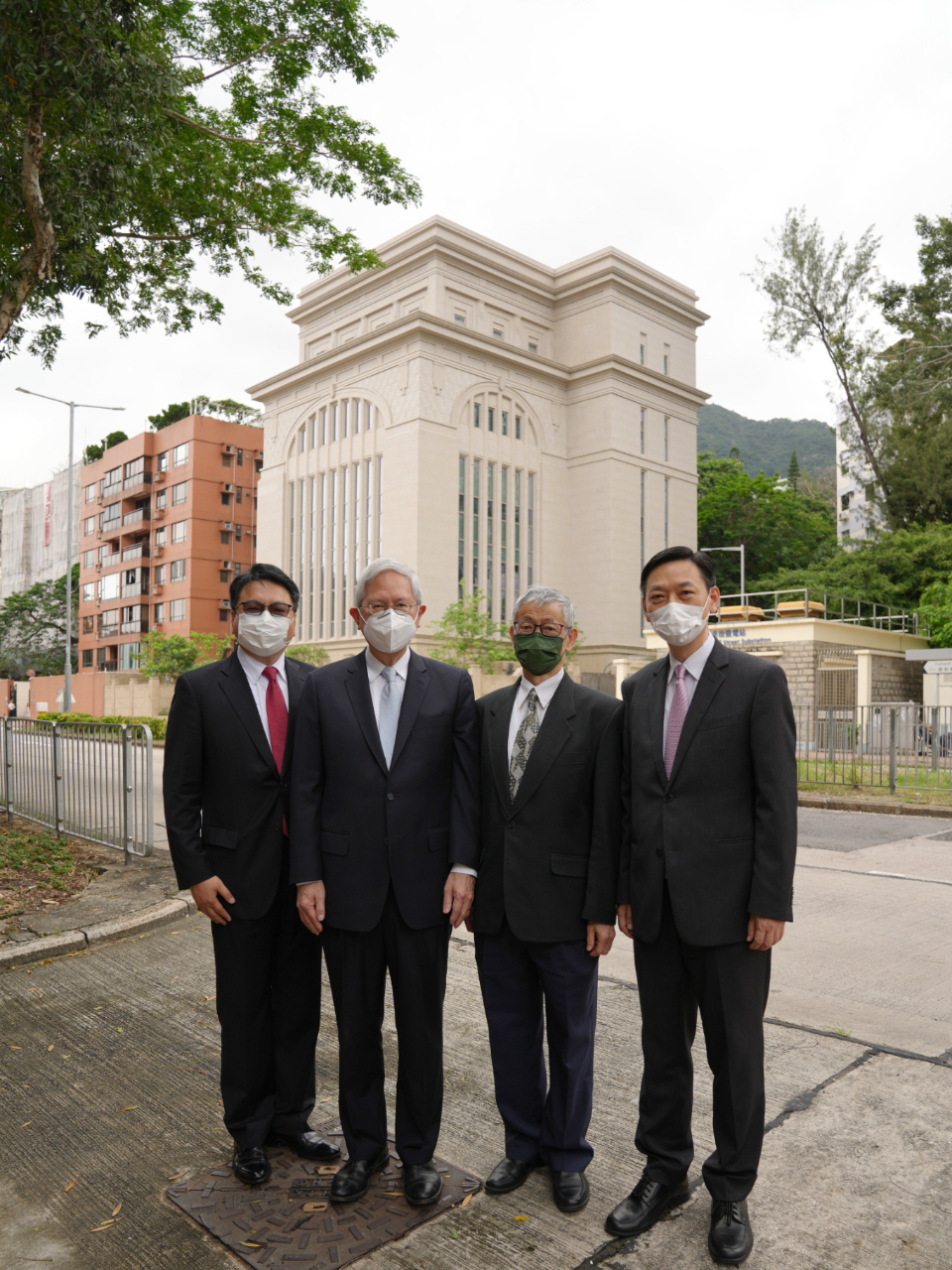 Elder-Gong-with-the-HK-Temple-Presidency