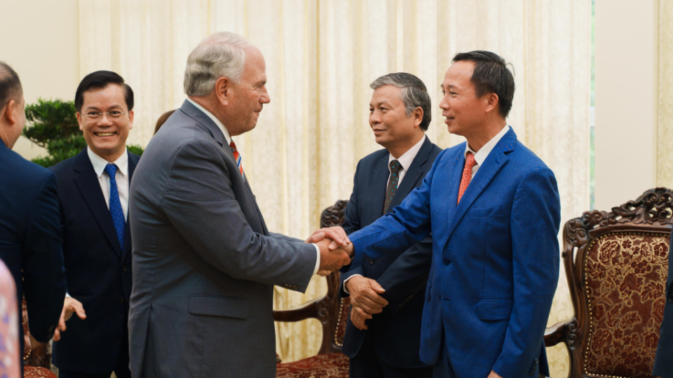 Elder Rasband Meets with Deputy Prime Minister of Vietnam